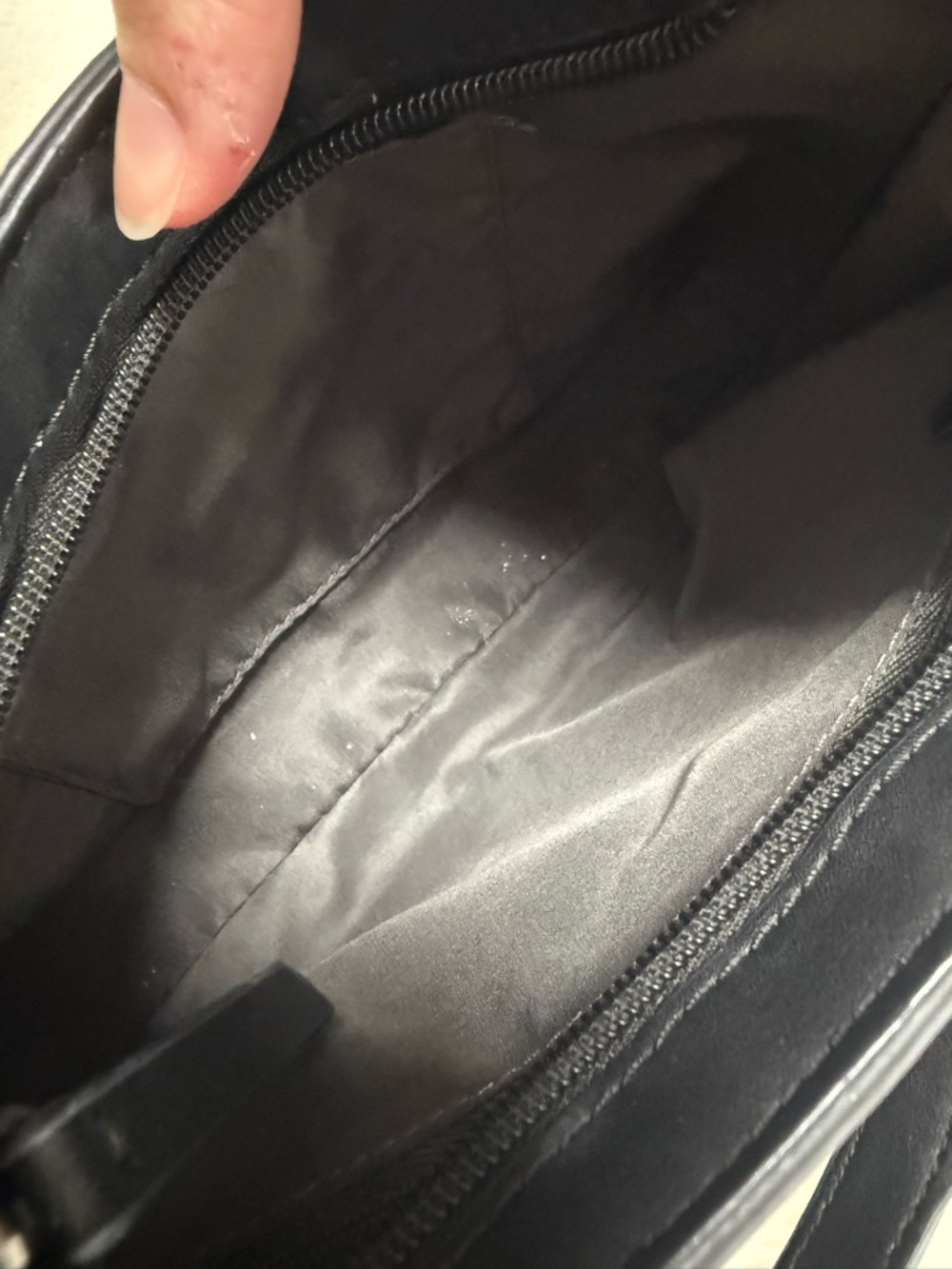 SHOULDER BAG Minimalist Classic Black Size OS GUC - Picture 10 of 16